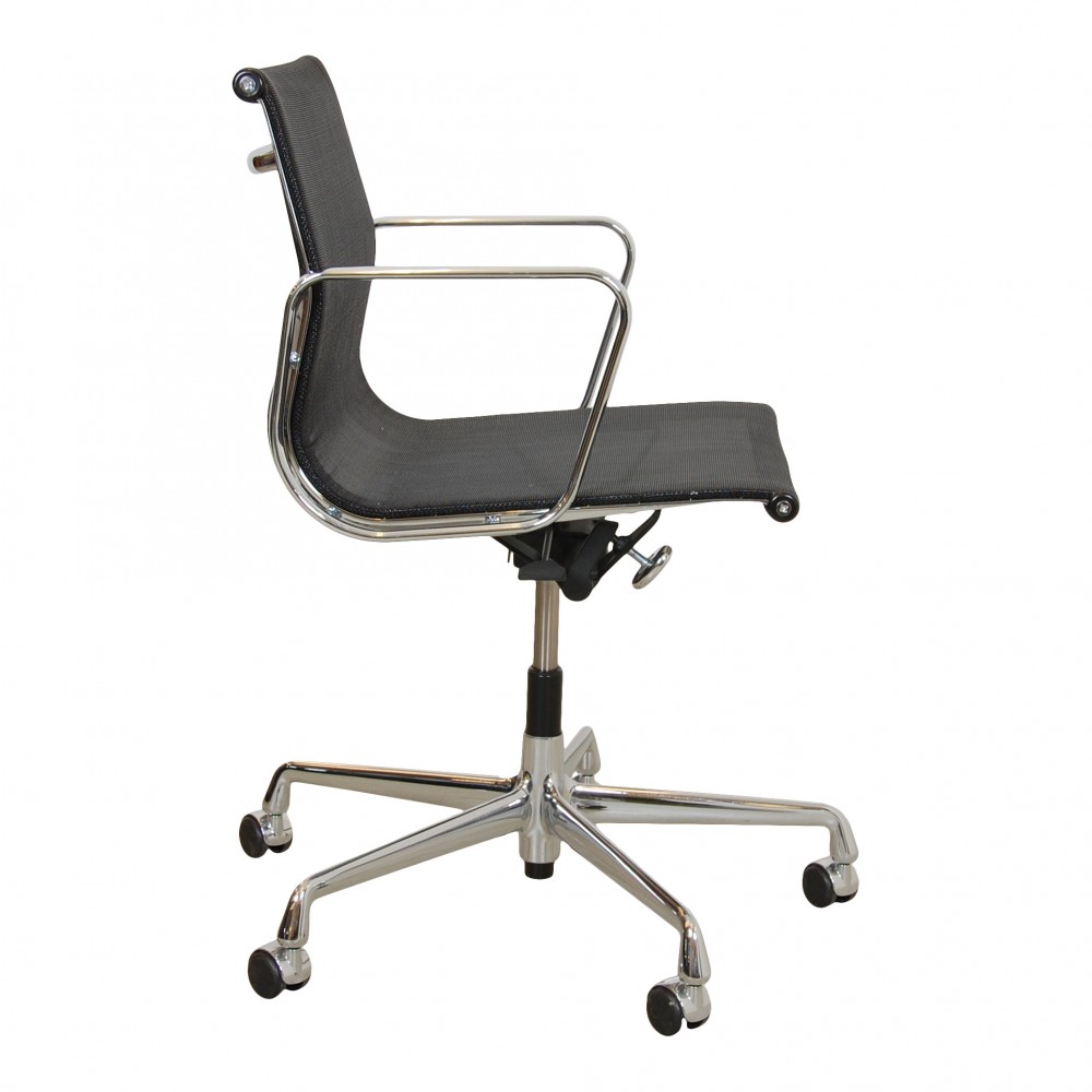 Used Eames Office chair Ea117 in black mesh For Sale CPHClassic